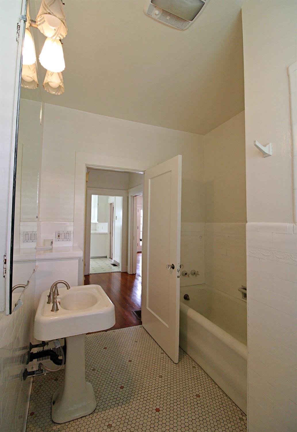 Detail Gallery Image 21 of 36 For 1251 W Vernal, Stockton,  CA 95203 - 3 Beds | 1 Baths