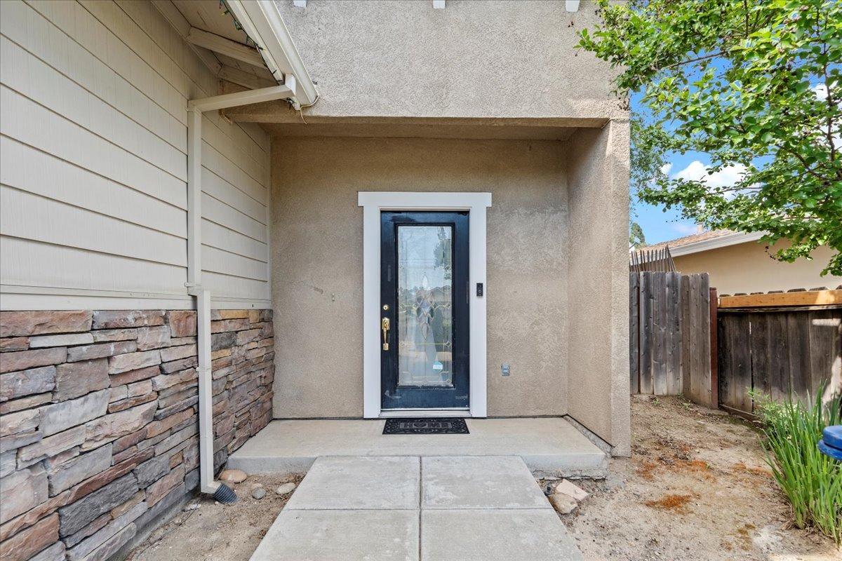Detail Gallery Image 4 of 22 For 1441 Scenic Dr, Modesto,  CA 95355 - 3 Beds | 2/1 Baths