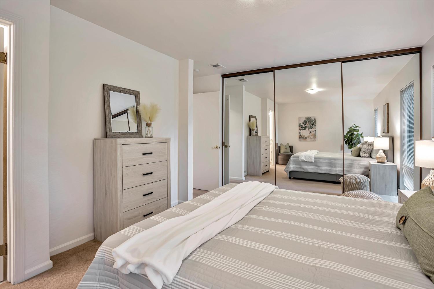 Detail Gallery Image 15 of 48 For 2266 Woodside Ln #3,  Sacramento,  CA 95825 - 2 Beds | 2 Baths