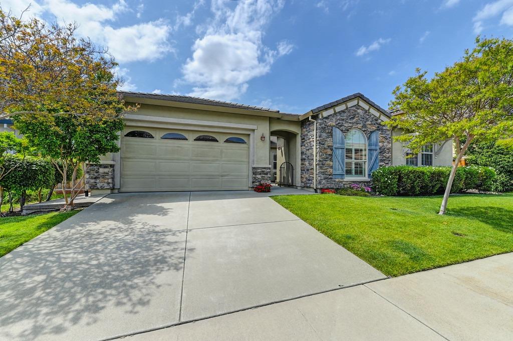 Photo of 2744 Pennefeather Ln in Lincoln, CA