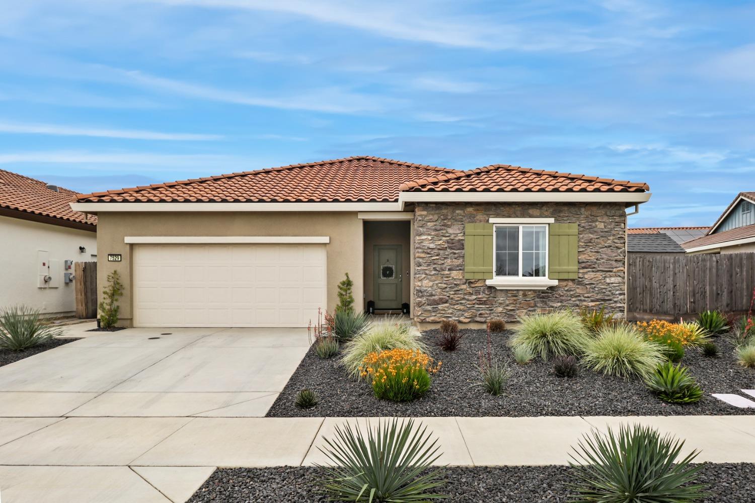 Detail Gallery Image 1 of 42 For 7529 Sobon Ln, Rancho Murieta,  CA 95683 - 4 Beds | 2 Baths