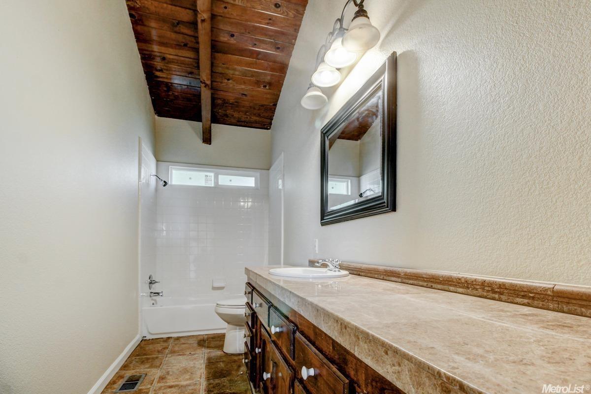 Detail Gallery Image 22 of 27 For 355 W H St, Oakdale,  CA 95361 - 3 Beds | 2 Baths