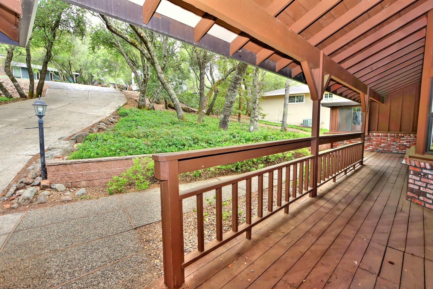 Detail Gallery Image 5 of 70 For 2828 Holly Hills Ln, Cameron Park,  CA 95682 - 3 Beds | 2 Baths