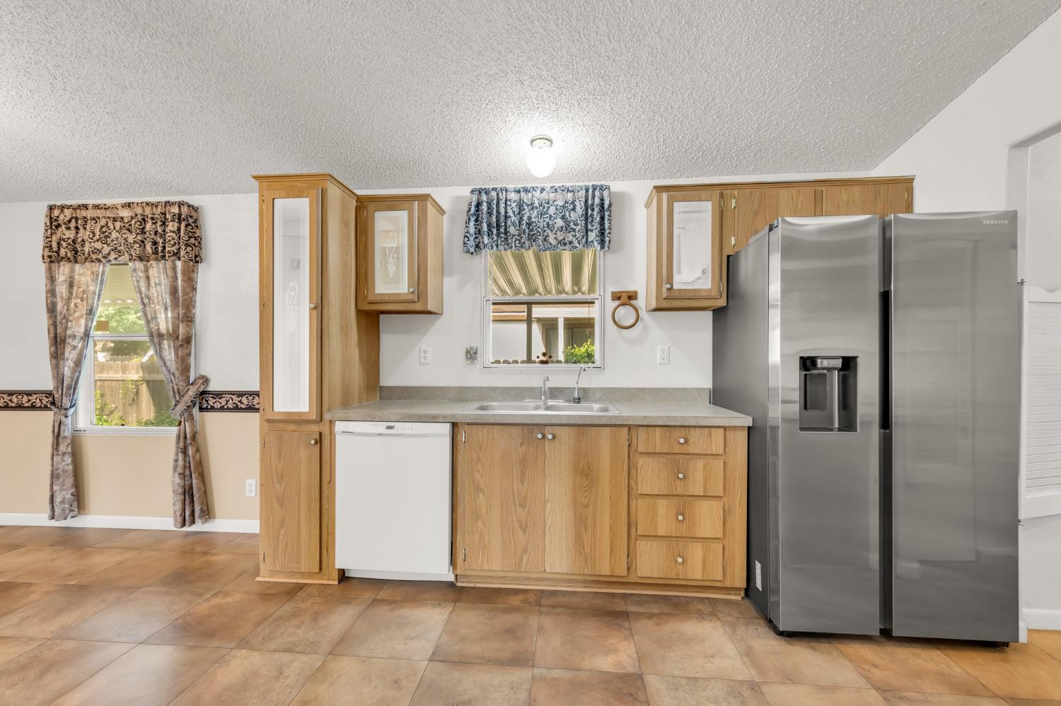 Detail Gallery Image 15 of 37 For 7855 Cottonwood Ln 25, Sacramento,  CA 95828 - 3 Beds | 2 Baths