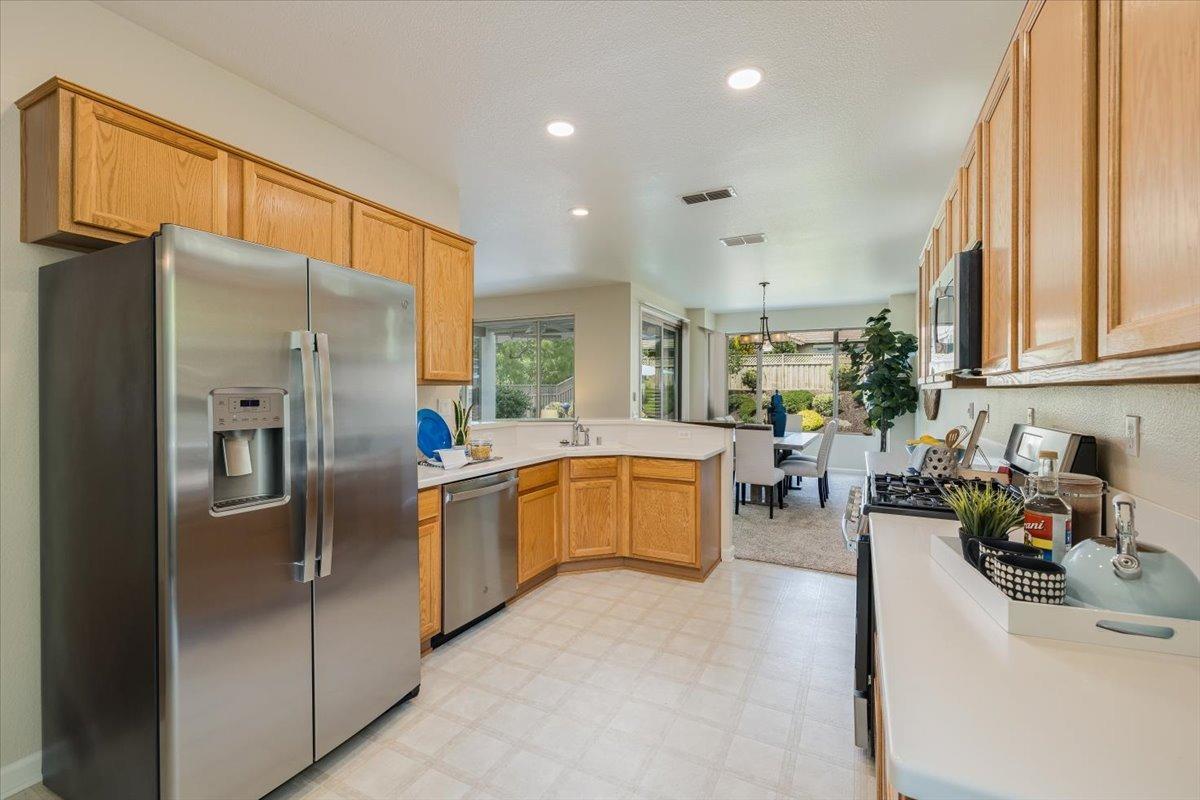 Detail Gallery Image 21 of 36 For 1350 Ivy Arbor Ln, Lincoln,  CA 95648 - 2 Beds | 2 Baths