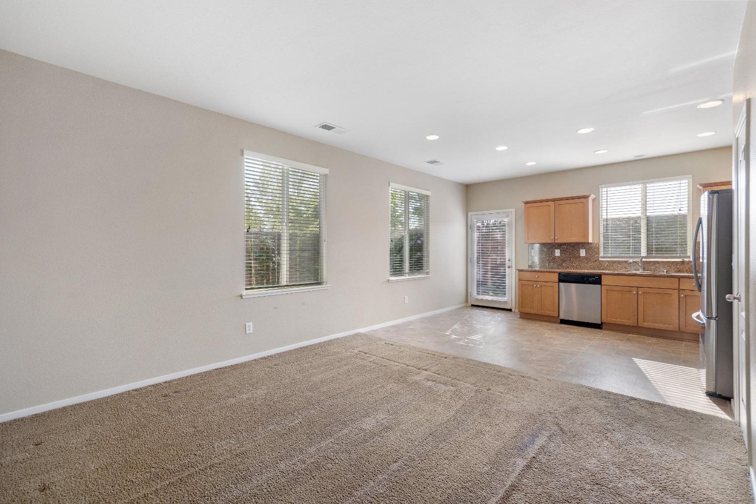 Garnet Way, Olivehurst, California image 14