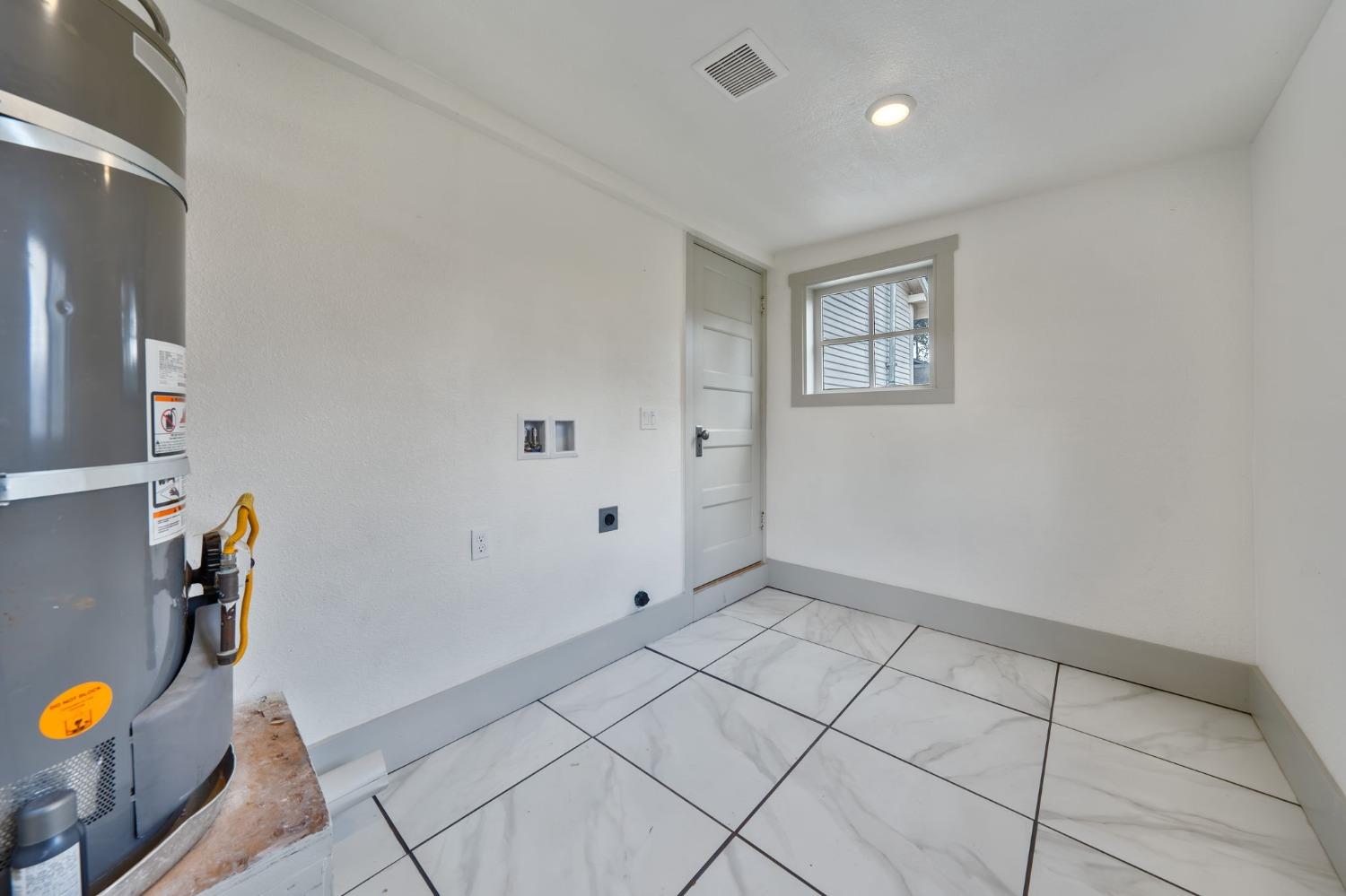 Detail Gallery Image 26 of 39 For 3371 Albany Way, Sacramento,  CA 95838 - 3 Beds | 1 Baths