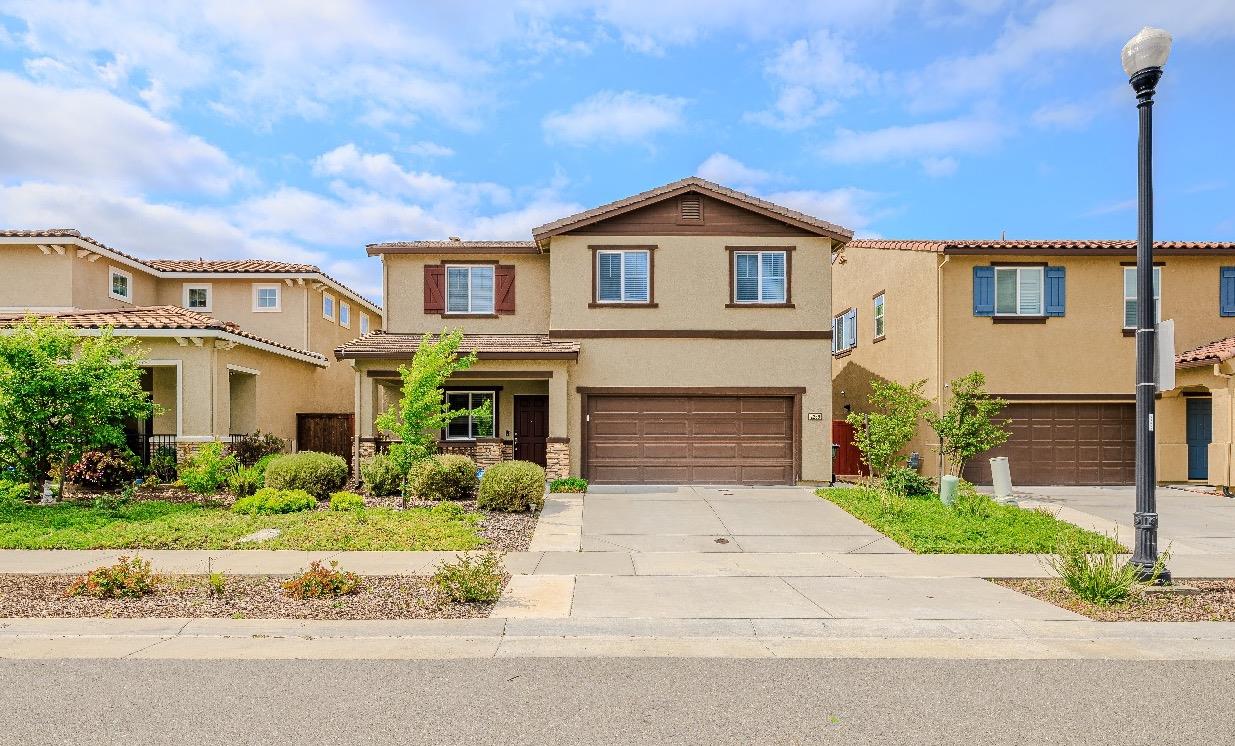 Photo of 2239 Mayhill Dr in Roseville, CA