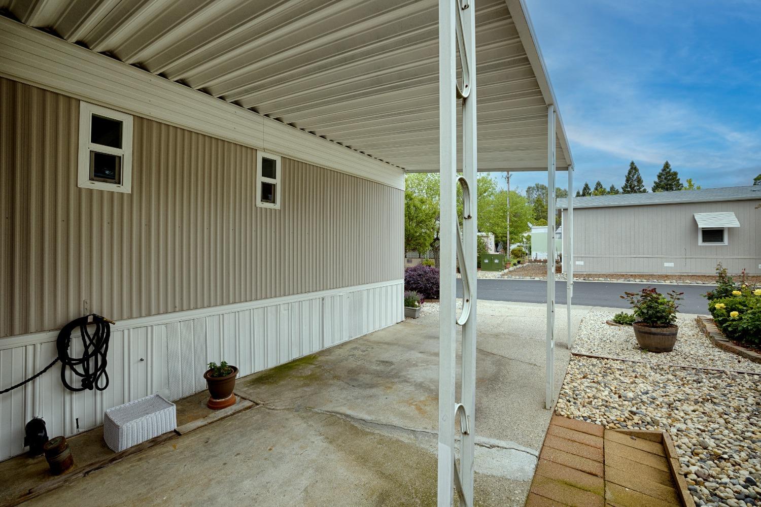 Detail Gallery Image 4 of 33 For 75 Larkspur Ave, Auburn,  CA 95603 - 2 Beds | 2 Baths