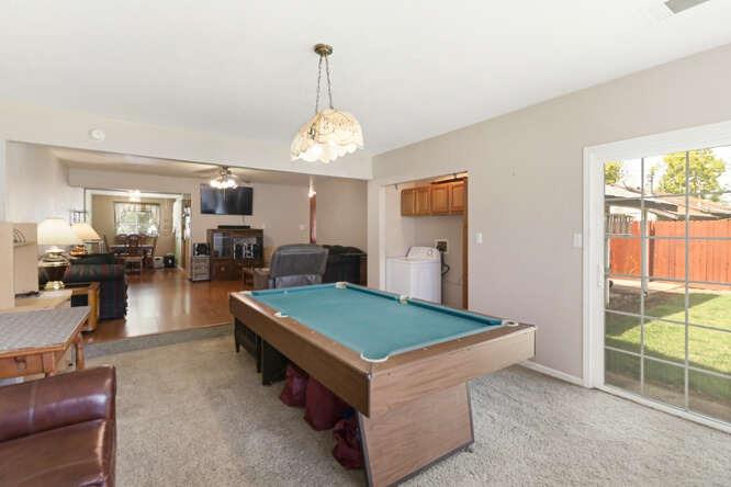 Detail Gallery Image 9 of 26 For 4912 Skyway Dr, Fair Oaks,  CA 95628 - 2 Beds | 2 Baths