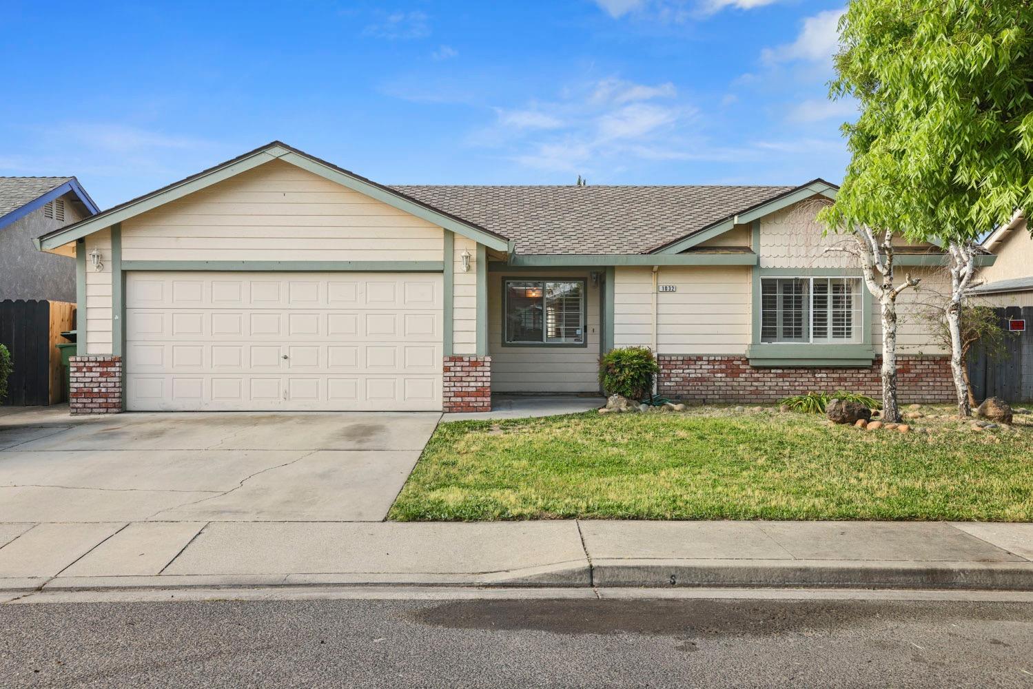 Detail Gallery Image 1 of 1 For 1032 Wickel St, Turlock,  CA 95382 - 3 Beds | 2 Baths