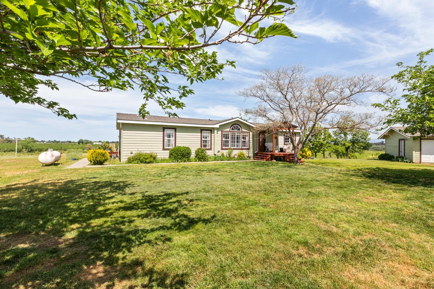 Detail Gallery Image 3 of 43 For 3325 Pathway Ct, Corning,  CA 96021 - 3 Beds | 2 Baths