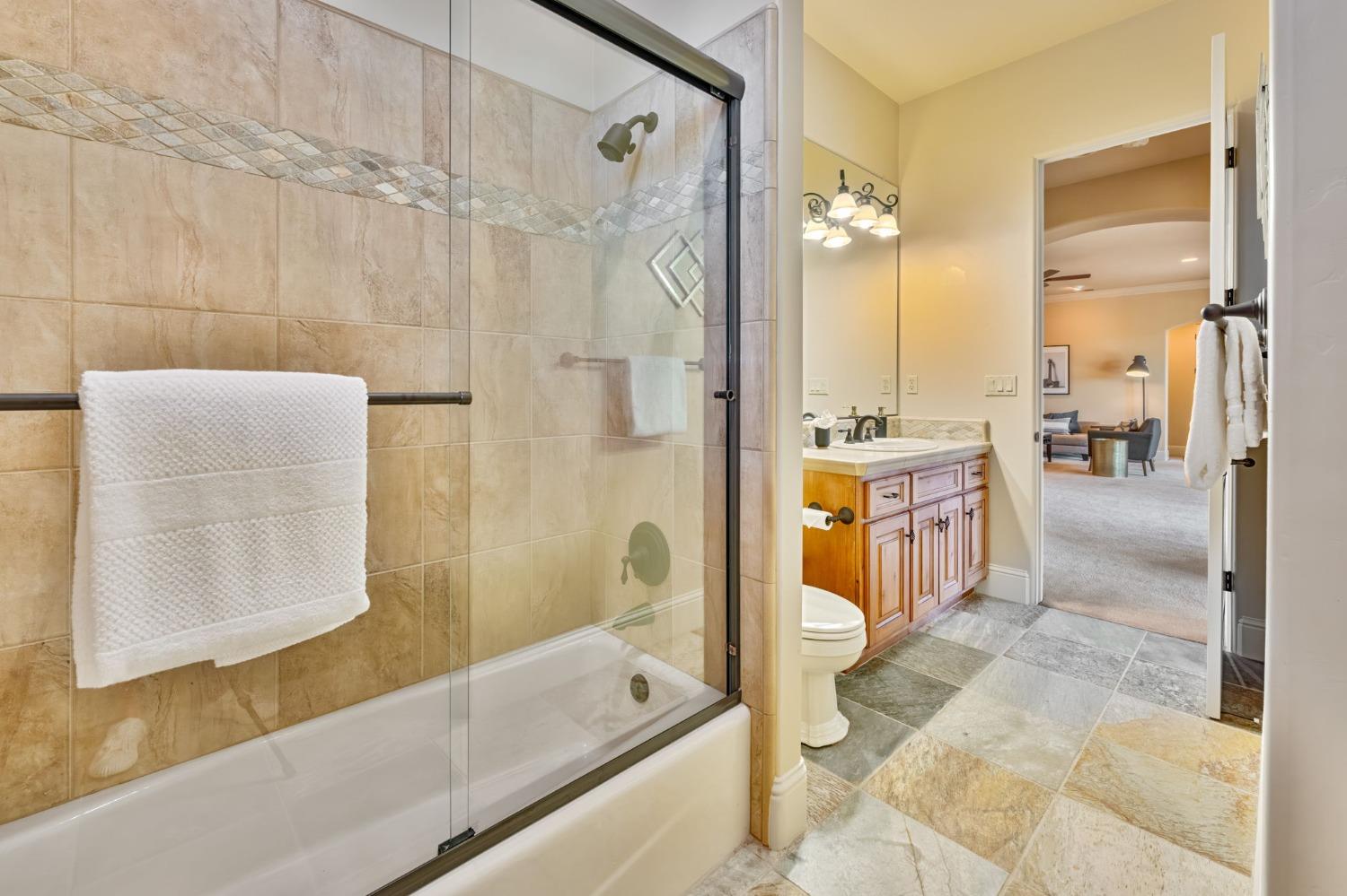 Detail Gallery Image 50 of 85 For 730 Glen-Mady Way, Folsom,  CA 95630 - 4 Beds | 3/1 Baths
