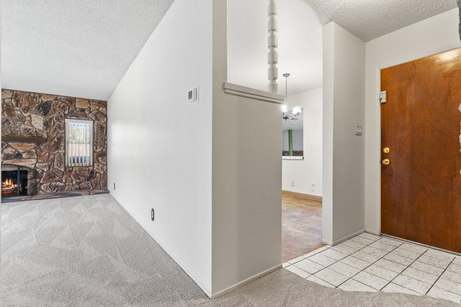 Detail Gallery Image 6 of 29 For 4627 Bruning Ct, Sacramento,  CA 95823 - 3 Beds | 2 Baths