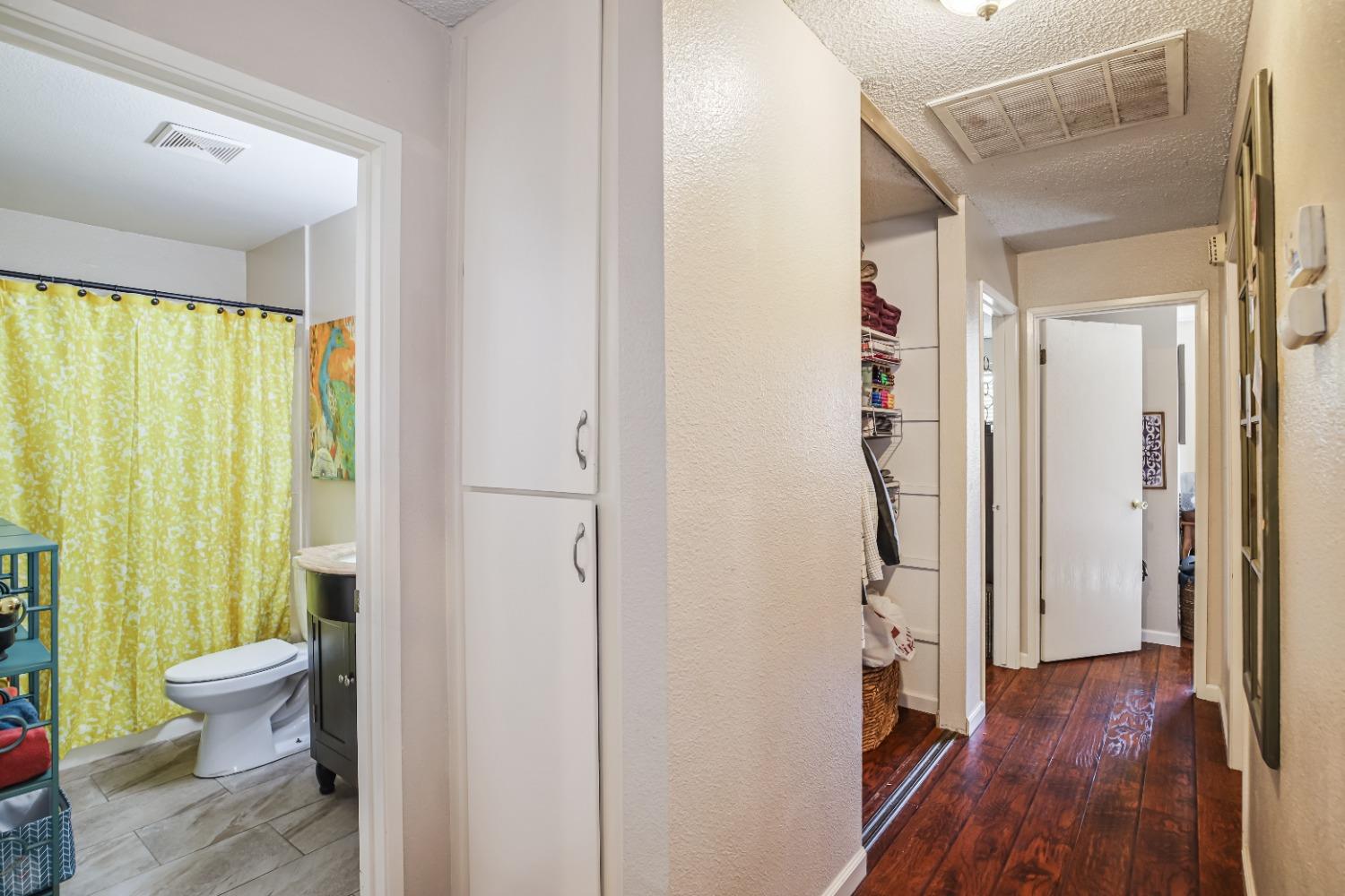 Detail Gallery Image 11 of 21 For 1541 N Mitchell Ave, Turlock,  CA 95380 - 3 Beds | 2 Baths