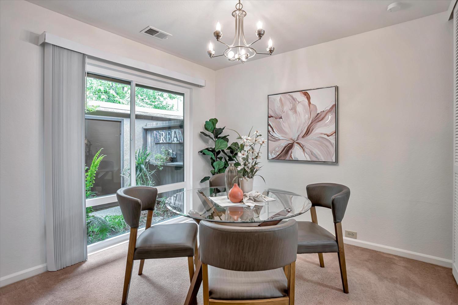 Detail Gallery Image 8 of 48 For 2266 Woodside Ln #3,  Sacramento,  CA 95825 - 2 Beds | 2 Baths