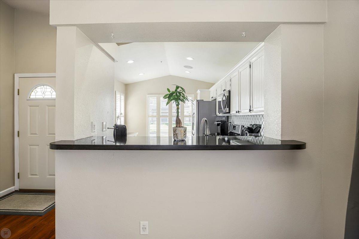 Detail Gallery Image 14 of 53 For 6904 Deerwood Ct, Livermore,  CA 94551 - 3 Beds | 2 Baths