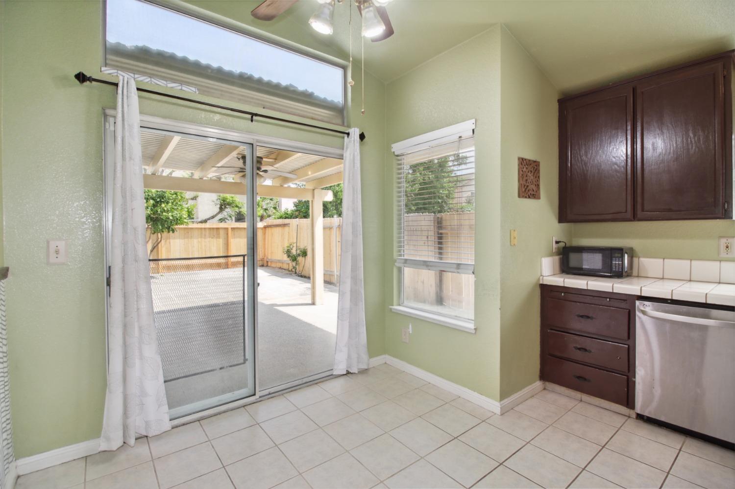 Detail Gallery Image 22 of 43 For 8634 Aspen Ridge Ct, Antelope,  CA 95843 - 3 Beds | 2 Baths