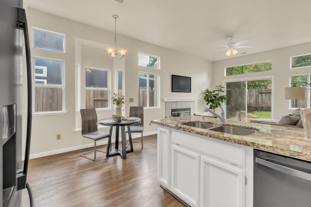 Detail Gallery Image 11 of 50 For 8852 Mossburn Way, Elk Grove,  CA 95758 - 4 Beds | 2 Baths
