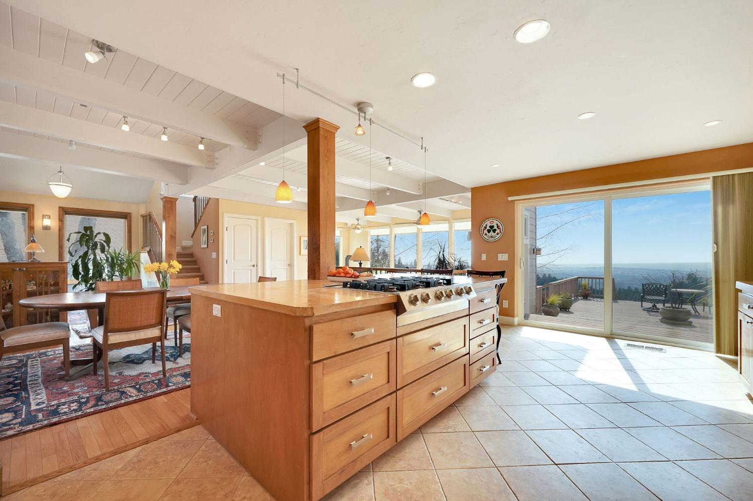 Detail Gallery Image 22 of 83 For 13375 Mount Zion Rd, Pine Grove,  CA 95665 - 5 Beds | 4 Baths