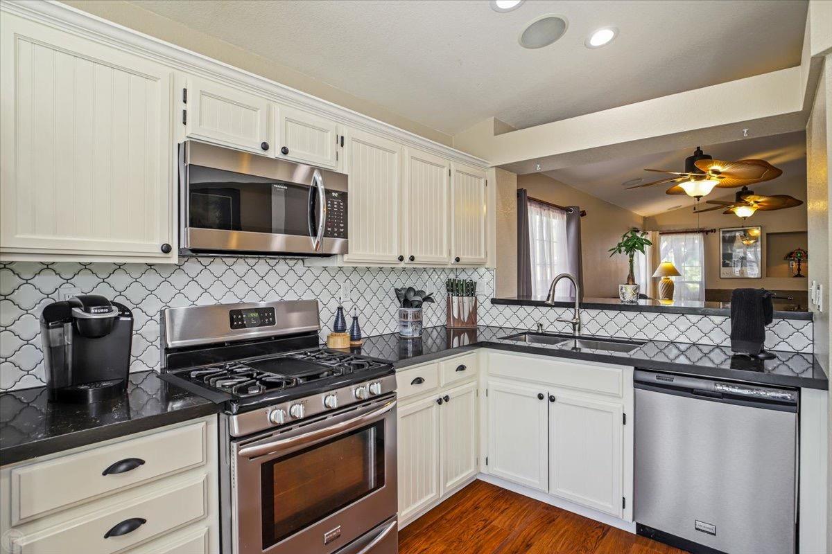 Detail Gallery Image 20 of 53 For 6904 Deerwood Ct, Livermore,  CA 94551 - 3 Beds | 2 Baths