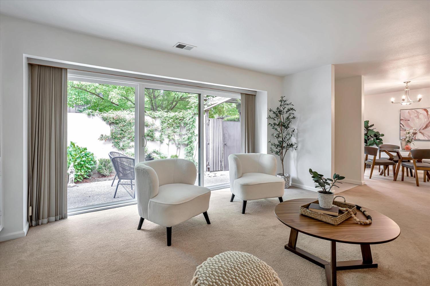 Detail Gallery Image 5 of 48 For 2266 Woodside Ln #3,  Sacramento,  CA 95825 - 2 Beds | 2 Baths