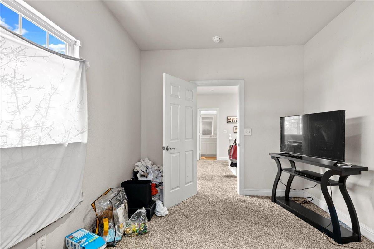 Detail Gallery Image 15 of 22 For 1441 Scenic Dr, Modesto,  CA 95355 - 3 Beds | 2/1 Baths