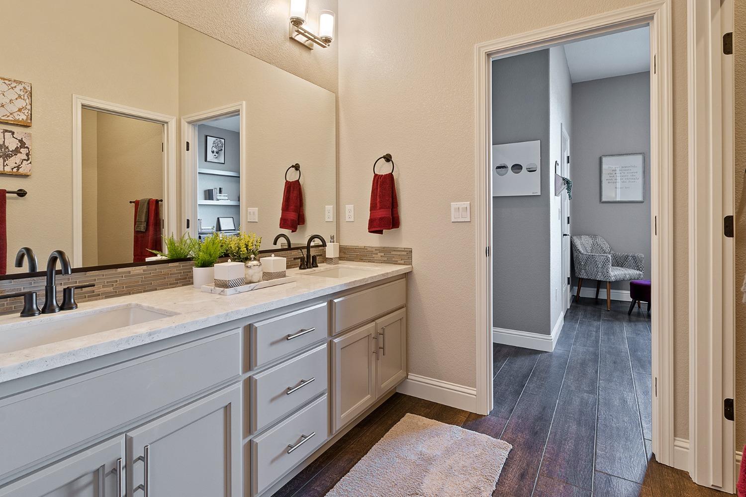 Detail Gallery Image 5 of 45 For 1260 Sephos St, Manteca,  CA 95337 - 4 Beds | 3/1 Baths