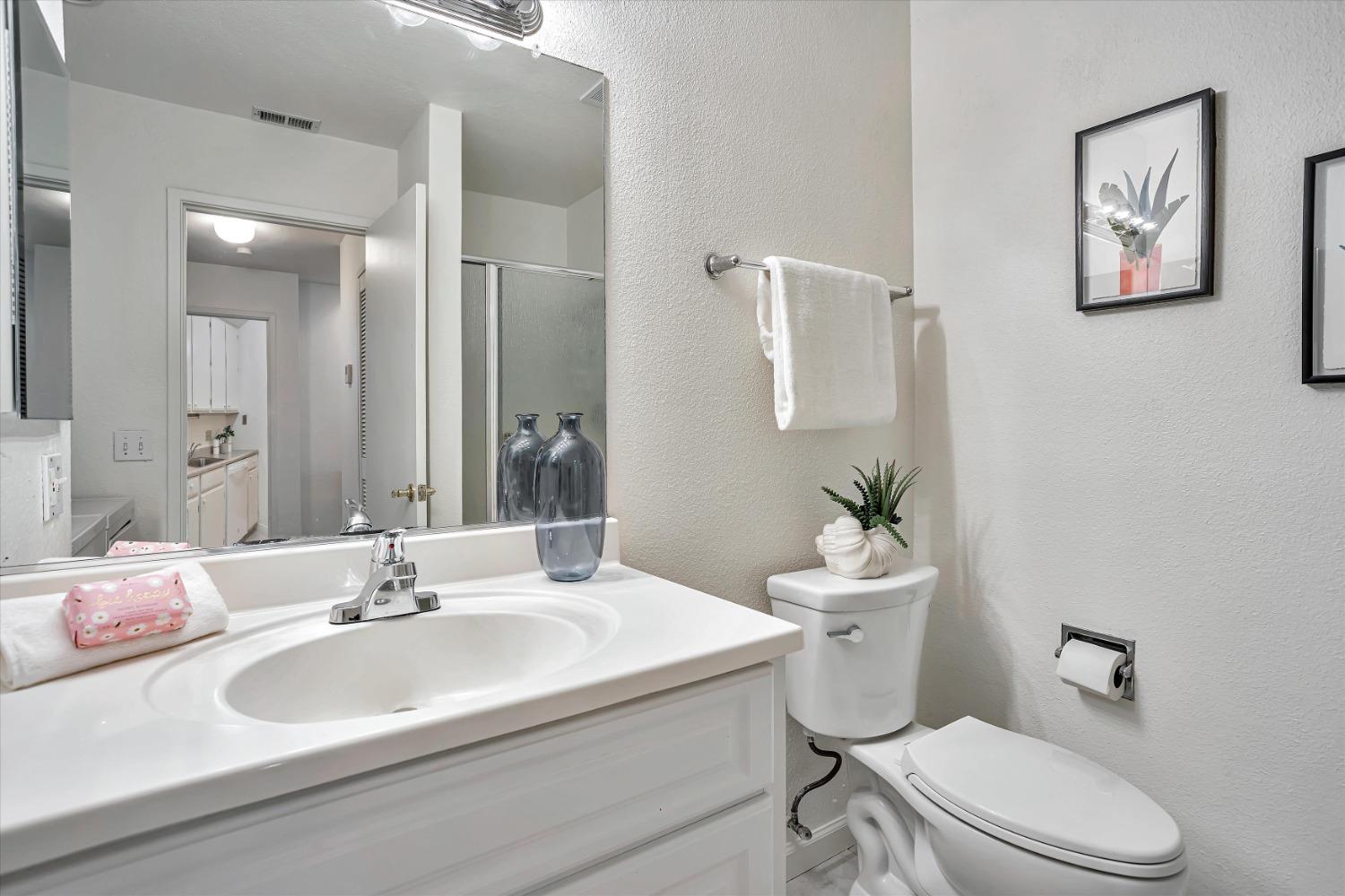 Detail Gallery Image 22 of 48 For 2266 Woodside Ln #3,  Sacramento,  CA 95825 - 2 Beds | 2 Baths