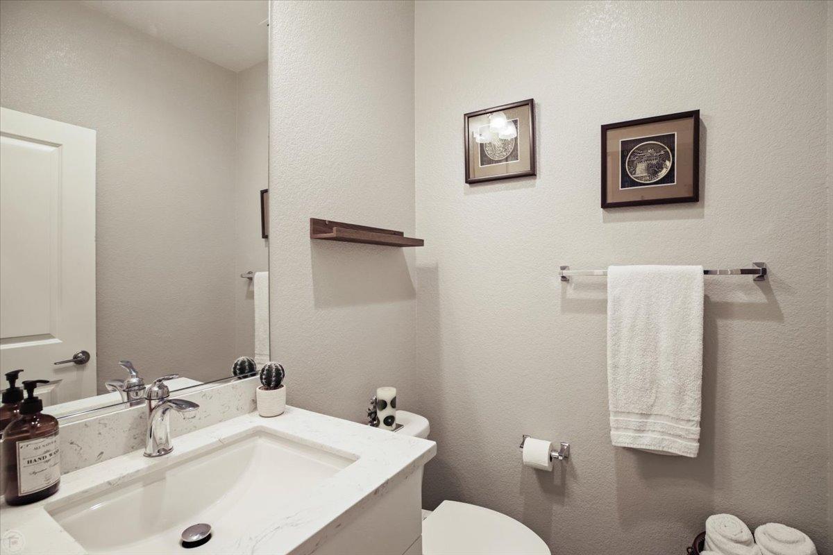 Detail Gallery Image 20 of 95 For 3110 Mulholland Dr, Lathrop,  CA 95330 - 4 Beds | 3/1 Baths