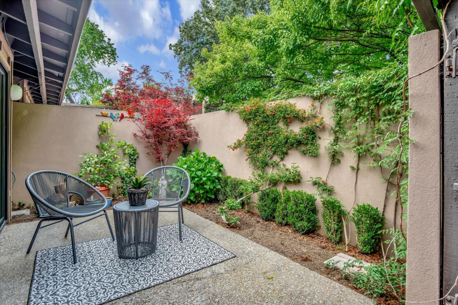 Detail Gallery Image 10 of 48 For 2266 Woodside Ln #3,  Sacramento,  CA 95825 - 2 Beds | 2 Baths