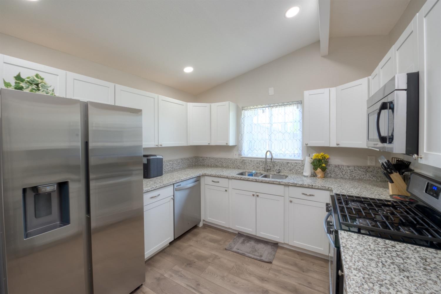 Detail Gallery Image 7 of 27 For 2447 3rd St, Atwater,  CA 95301 - 3 Beds | 2 Baths