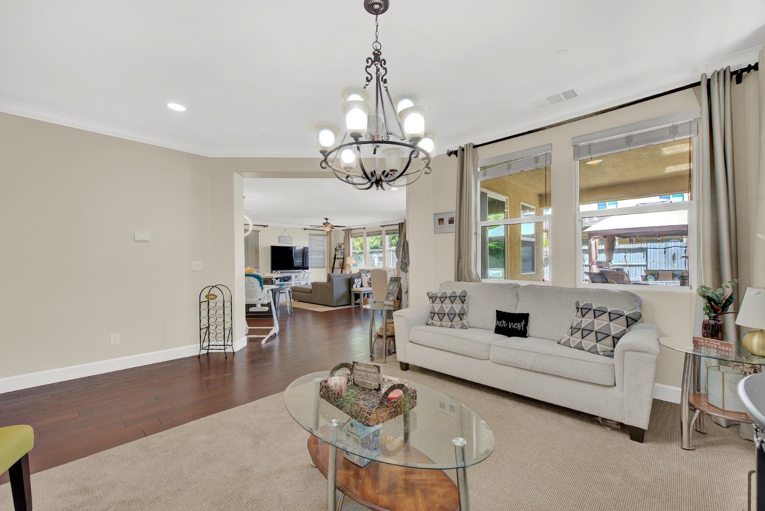 Detail Gallery Image 11 of 71 For 5248 Maestro Way, Roseville,  CA 95747 - 4 Beds | 2/1 Baths