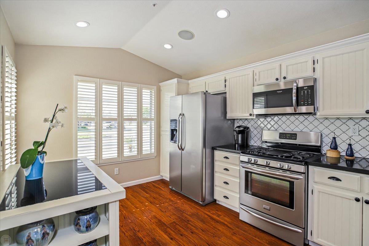 Detail Gallery Image 15 of 53 For 6904 Deerwood Ct, Livermore,  CA 94551 - 3 Beds | 2 Baths