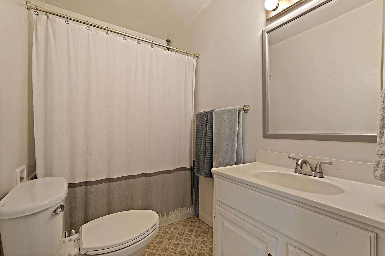 Detail Gallery Image 18 of 42 For 424 1st St, Lodi,  CA 95240 - 4 Beds | 2 Baths