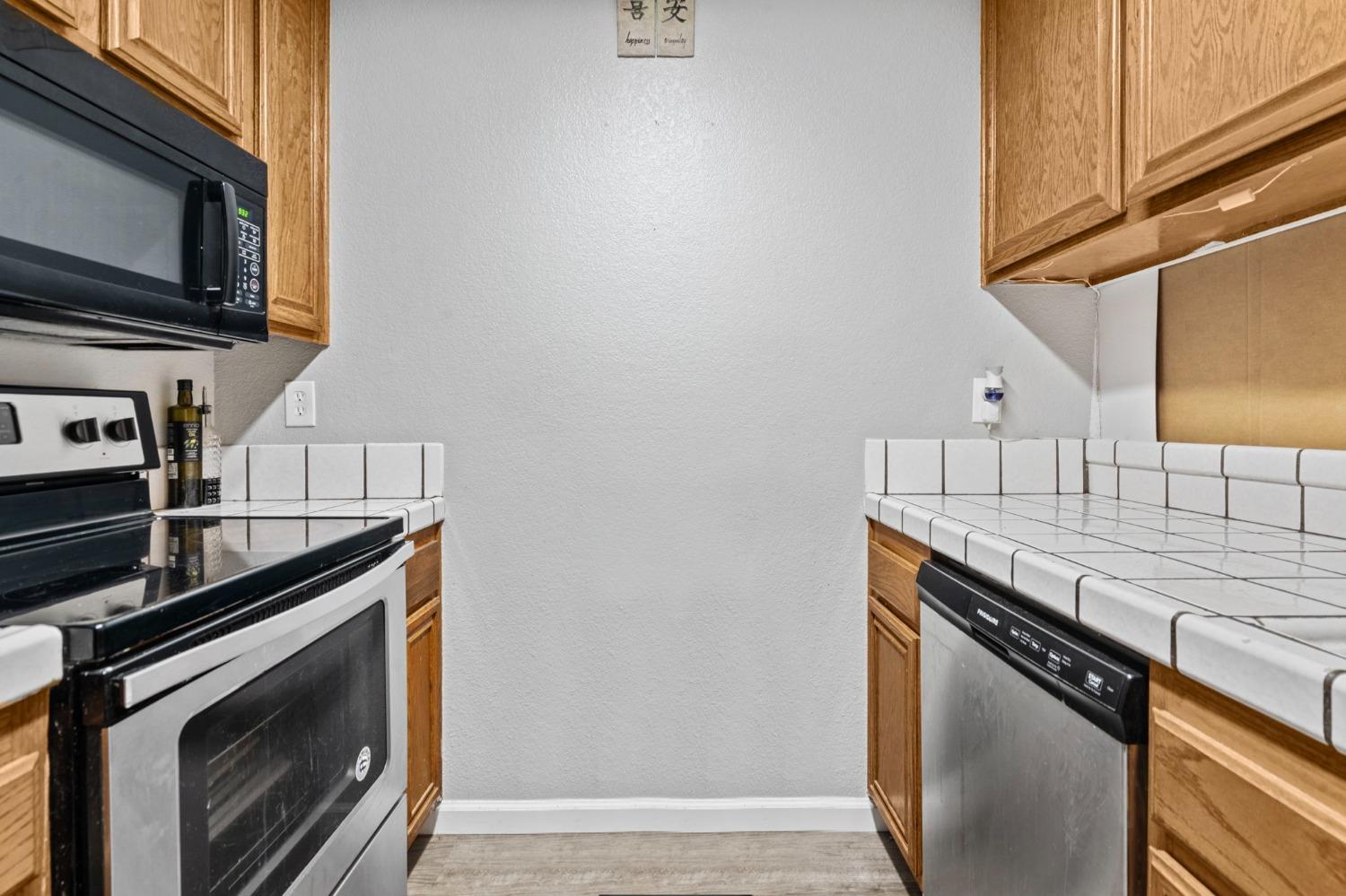 Detail Gallery Image 10 of 30 For 3075 Peppermill Cir, Pittsburg,  CA 94565 - 2 Beds | 1/1 Baths