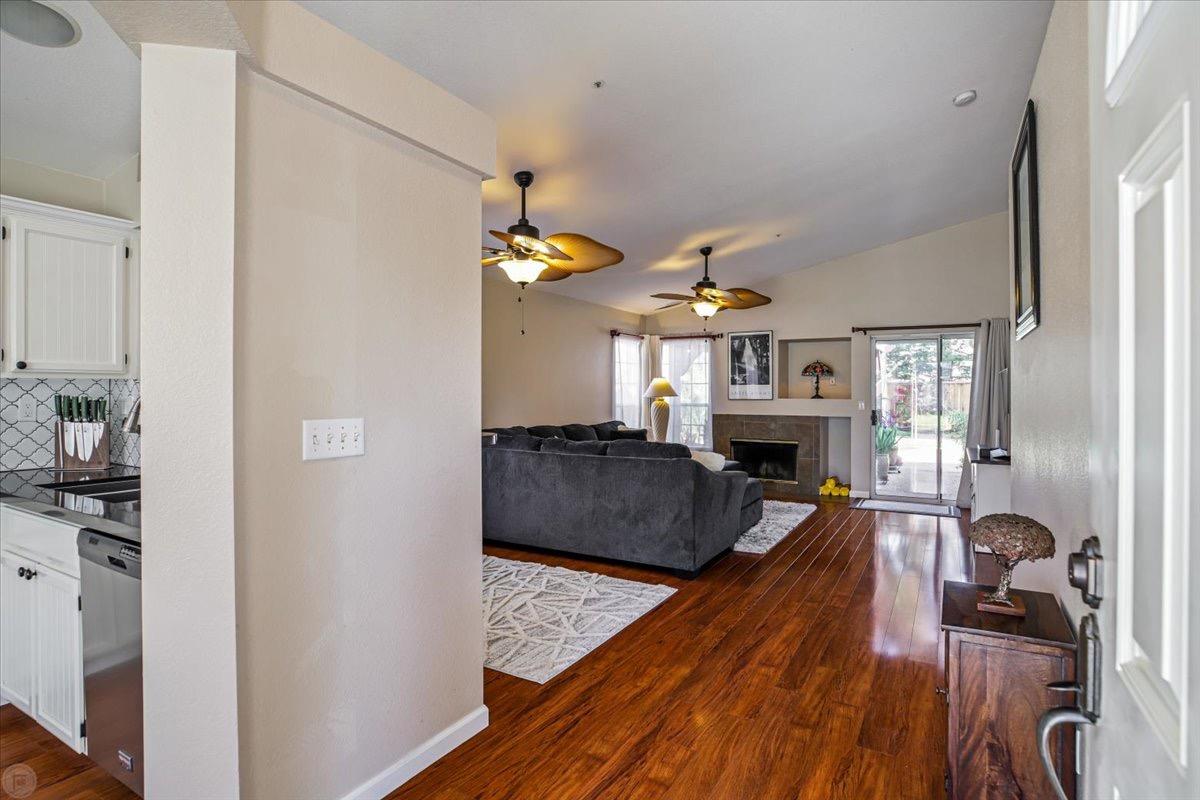 Detail Gallery Image 11 of 53 For 6904 Deerwood Ct, Livermore,  CA 94551 - 3 Beds | 2 Baths