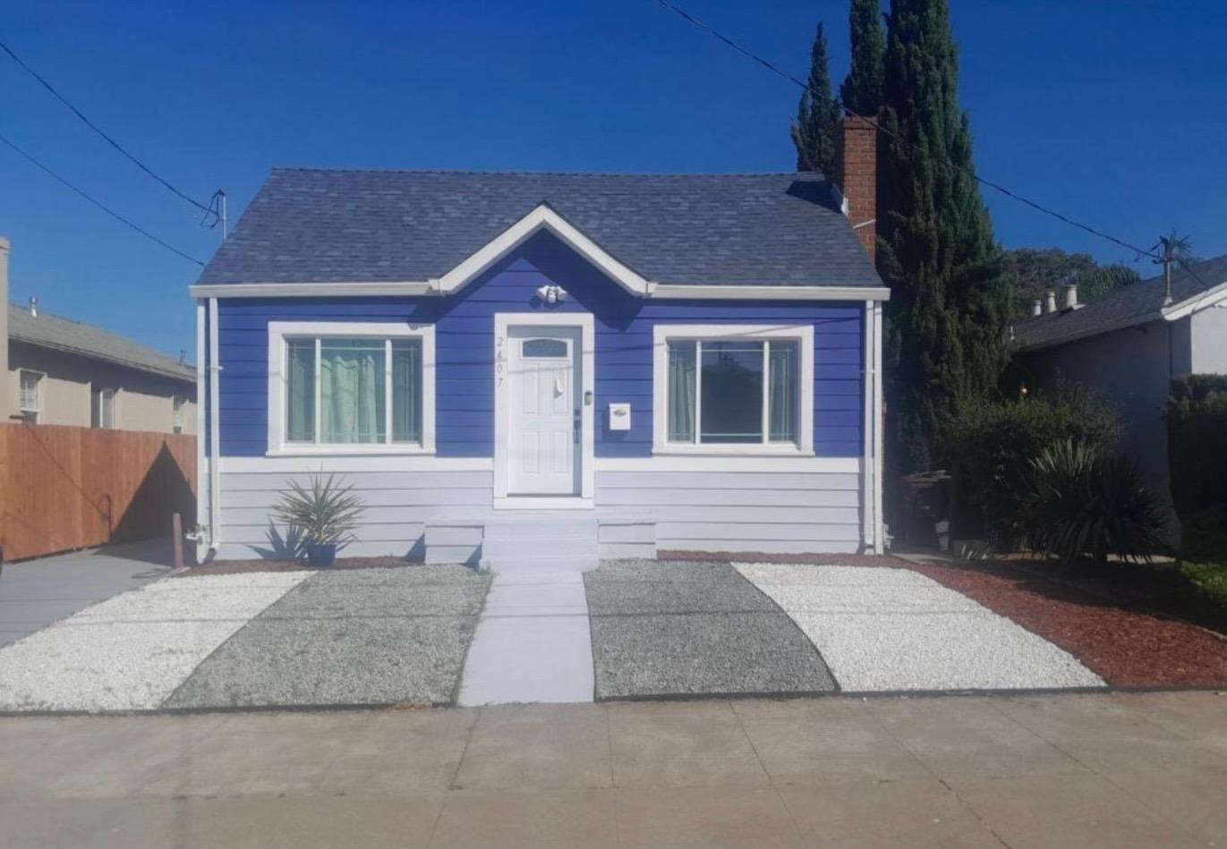 Photo of 2407 107th St in Oakland, CA