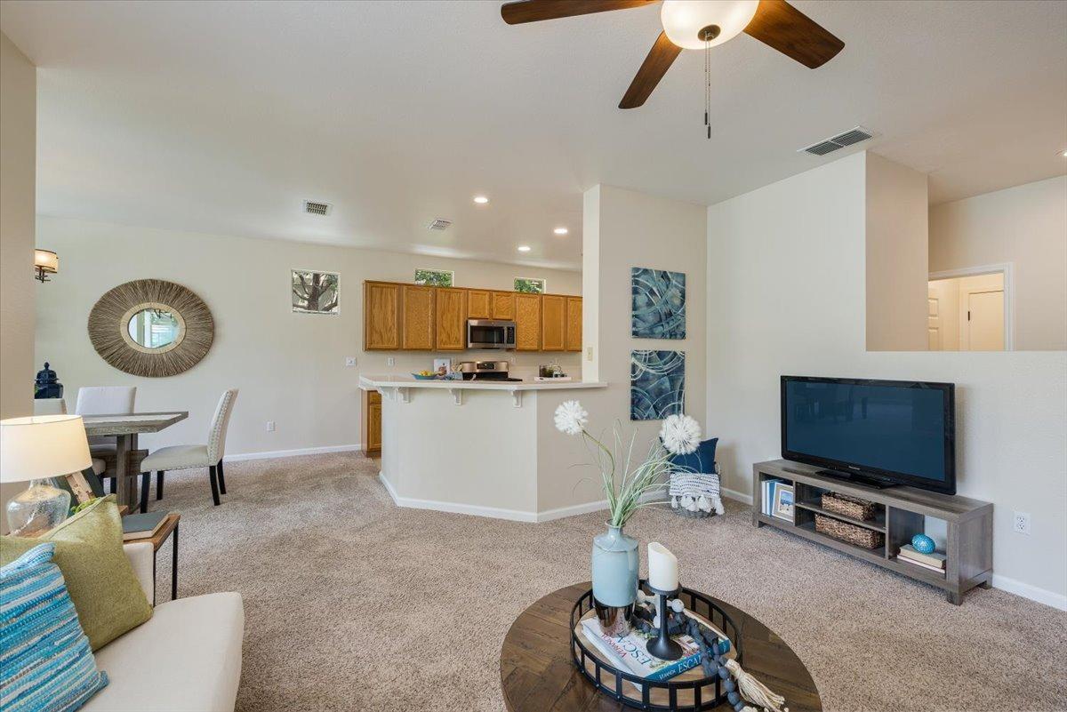 Detail Gallery Image 15 of 36 For 1350 Ivy Arbor Ln, Lincoln,  CA 95648 - 2 Beds | 2 Baths