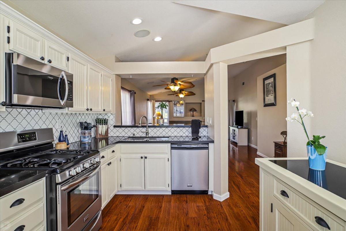 Detail Gallery Image 19 of 53 For 6904 Deerwood Ct, Livermore,  CA 94551 - 3 Beds | 2 Baths