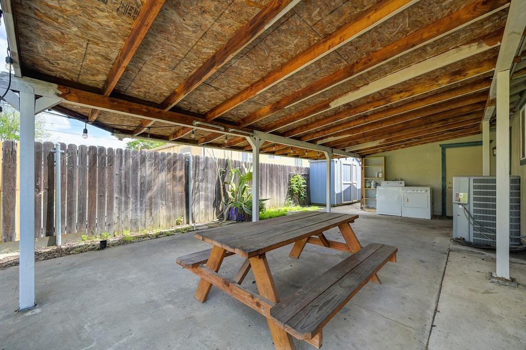 Detail Gallery Image 29 of 32 For 2841 24th Ave, Sacramento,  CA 95820 - 3 Beds | 1 Baths