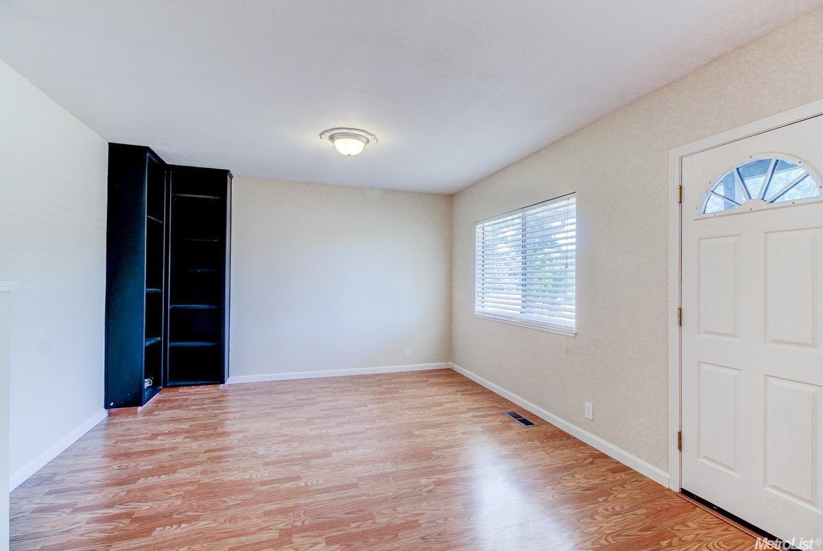 Detail Gallery Image 11 of 27 For 355 W H St, Oakdale,  CA 95361 - 3 Beds | 2 Baths