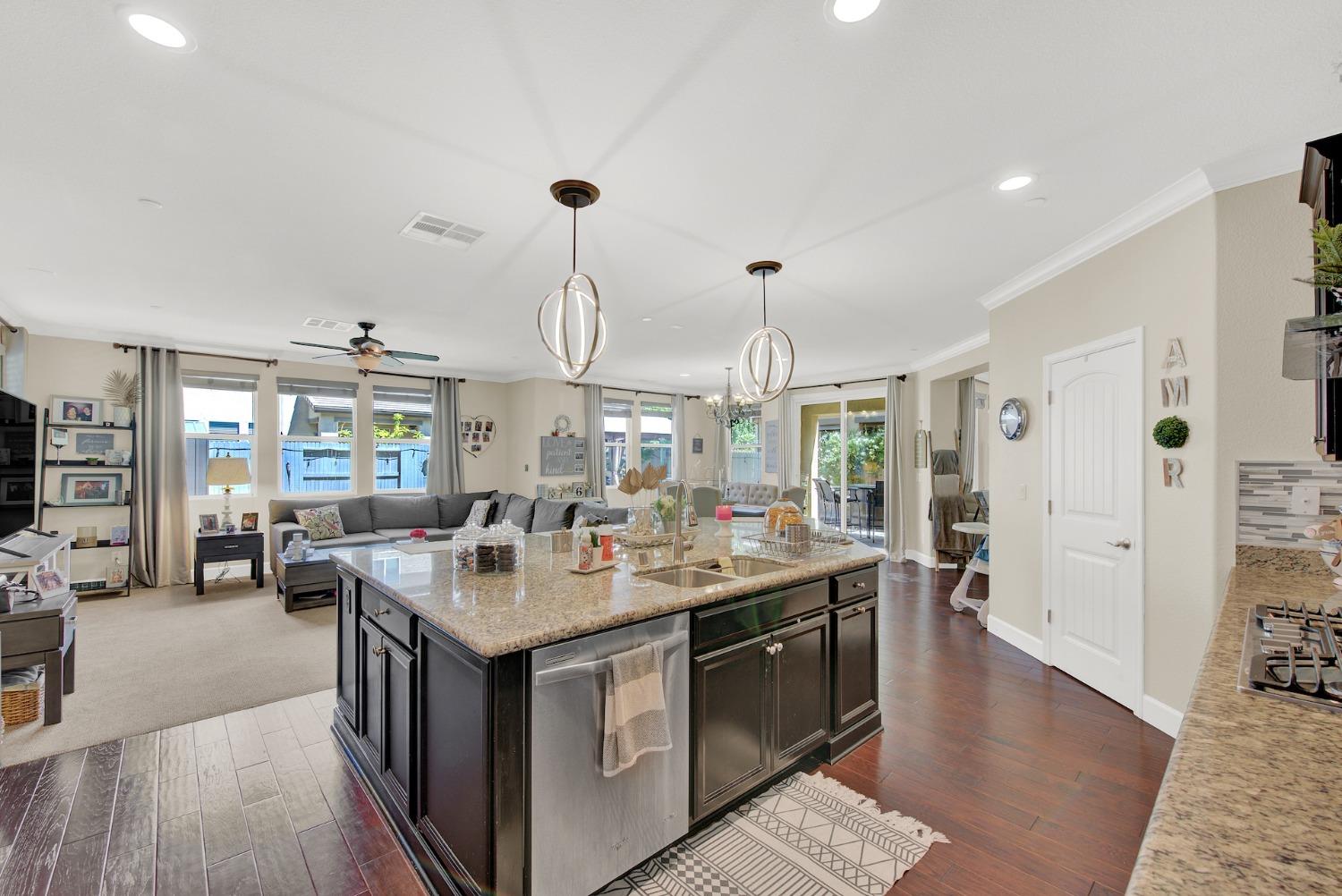 Detail Gallery Image 21 of 71 For 5248 Maestro Way, Roseville,  CA 95747 - 4 Beds | 2/1 Baths