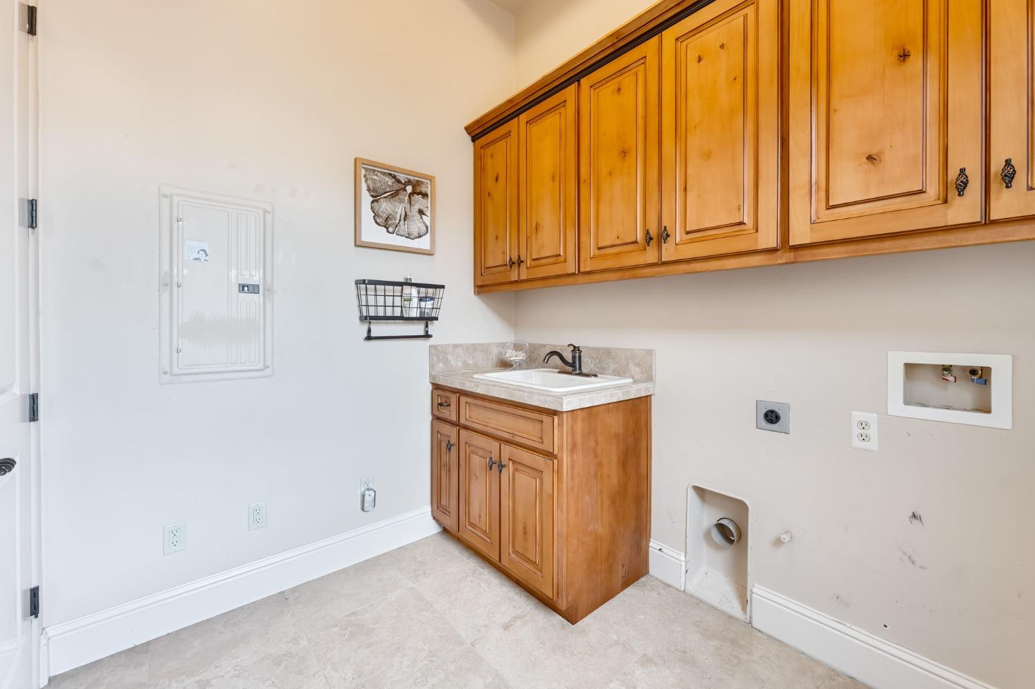 Detail Gallery Image 58 of 85 For 730 Glen-Mady Way, Folsom,  CA 95630 - 4 Beds | 3/1 Baths