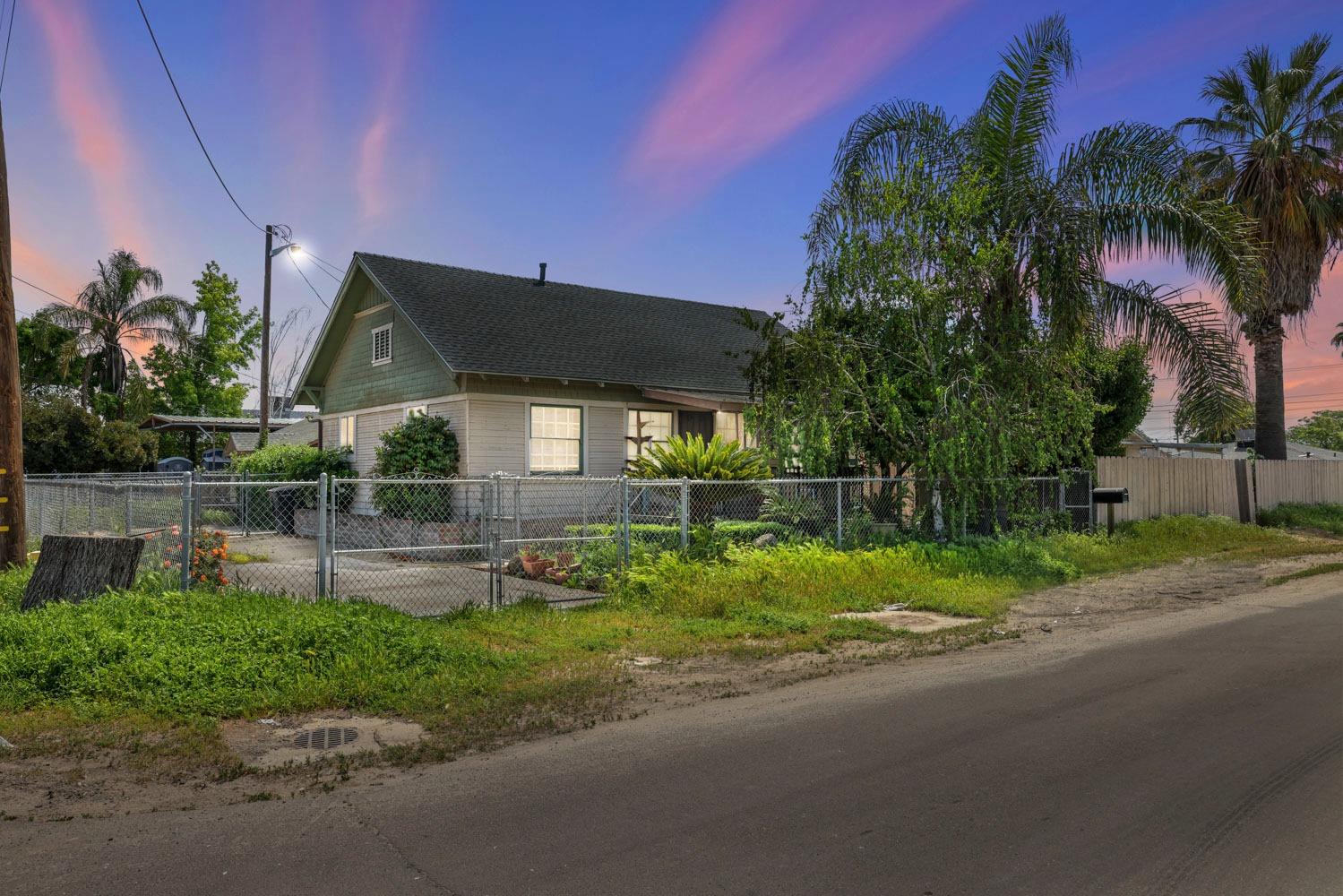 Photo of 1324 Marlow St in Modesto, CA