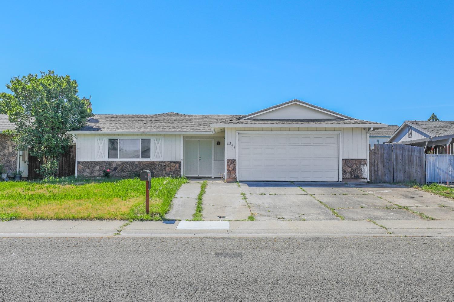 Photo of 8242 Home Country Wy in Sacramento, CA