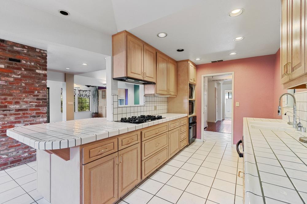 Detail Gallery Image 26 of 64 For 4212 Lavonne Ln, Sacramento,  CA 95821 - 3 Beds | 2/1 Baths
