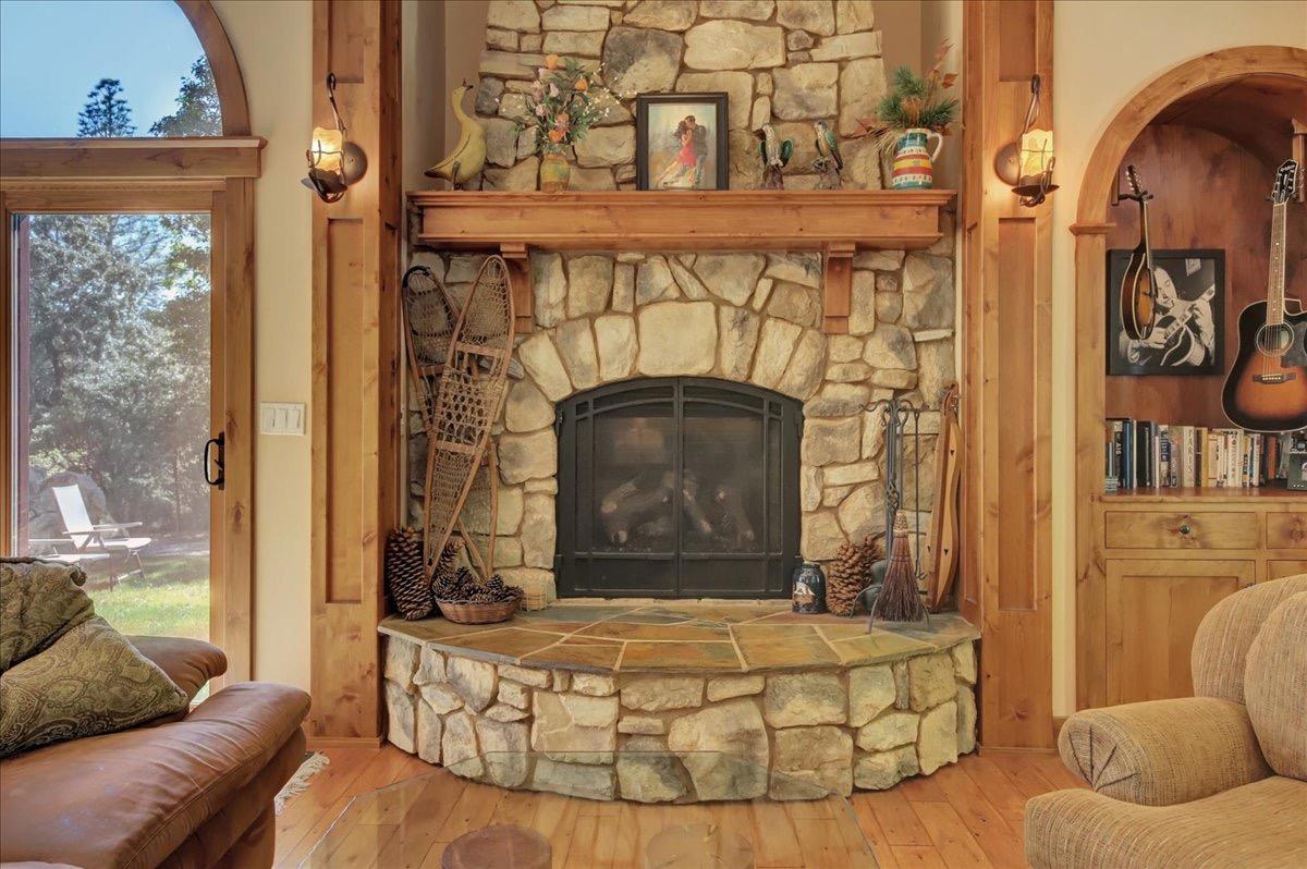 Detail Gallery Image 9 of 60 For 13835 Misty Meadow Ln, Nevada City,  CA 95959 - 3 Beds | 2 Baths