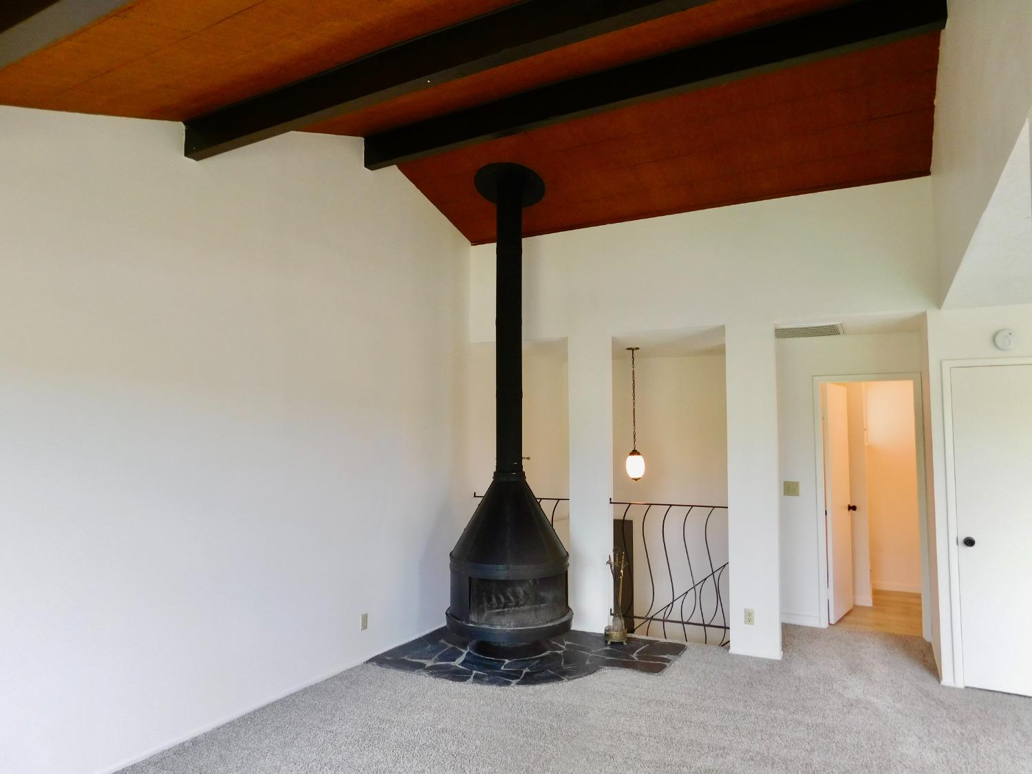 Detail Gallery Image 5 of 37 For 8325 La Riviera Dr, Sacramento,  CA 95826 - 3 Beds | 2/1 Baths