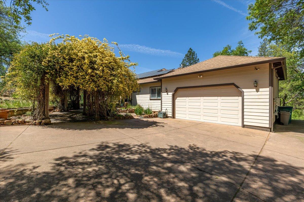 Photo of 16038 Meadowbrook Ct in Grass Valley, CA